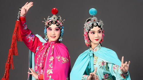 Taiwan Bangzi Opera Company continues to train young Bangzi opera performers to
engage in performances.