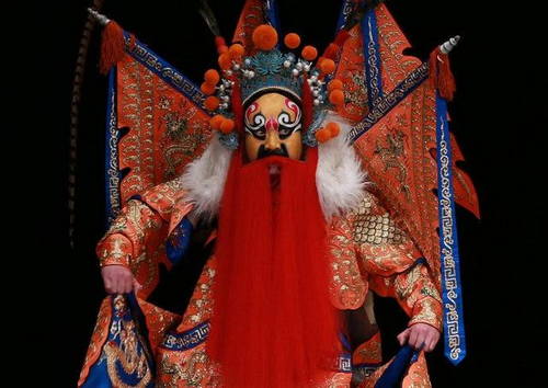 yellow facial makeup:&nbsp;The image of Dian Wei in opera.
